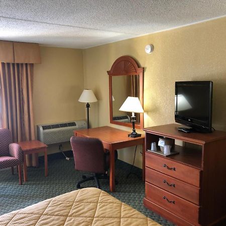 Rodeway Inn Joint Base Andrews Area Camp Springs Exteriör bild