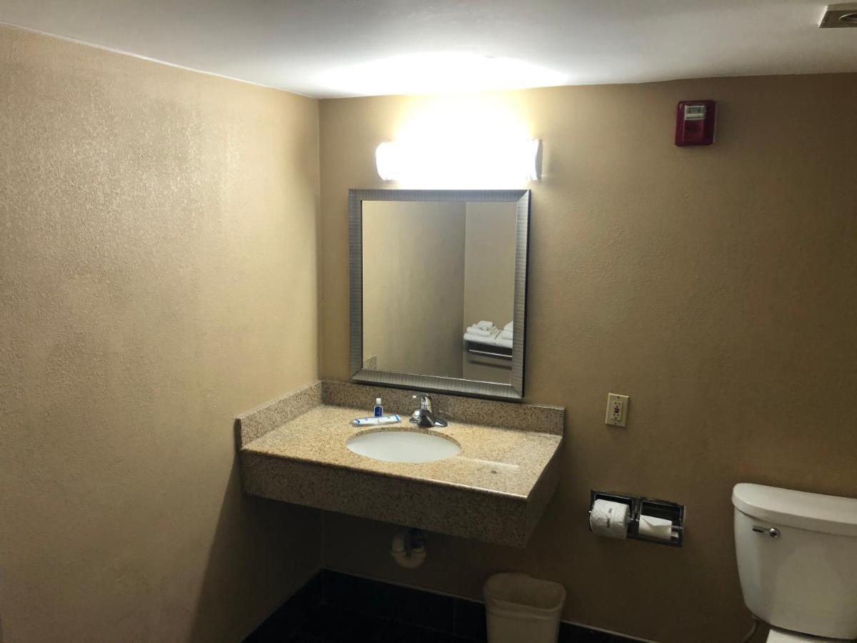 Rodeway Inn Joint Base Andrews Area Camp Springs Exteriör bild