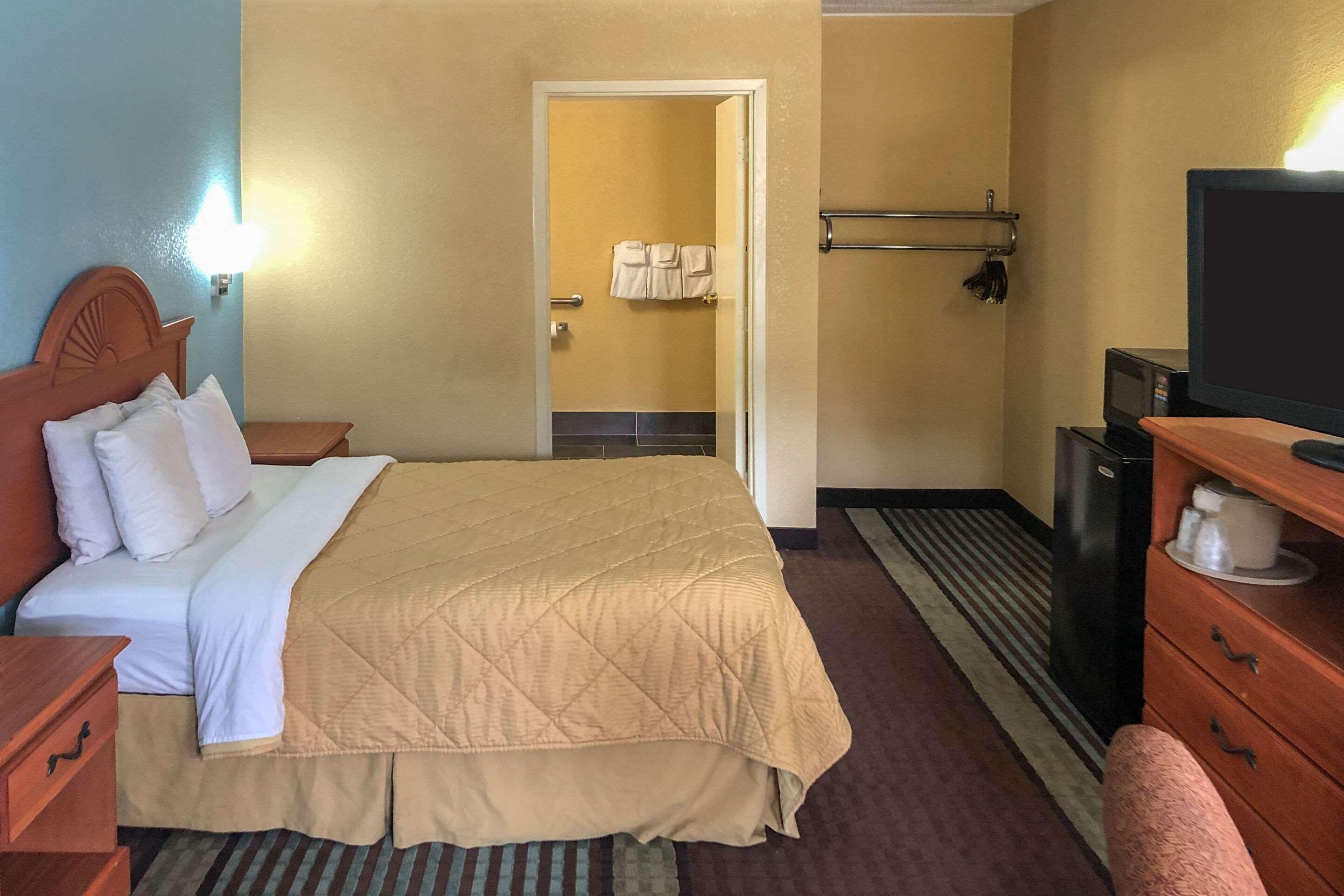 Rodeway Inn Joint Base Andrews Area Camp Springs Exteriör bild