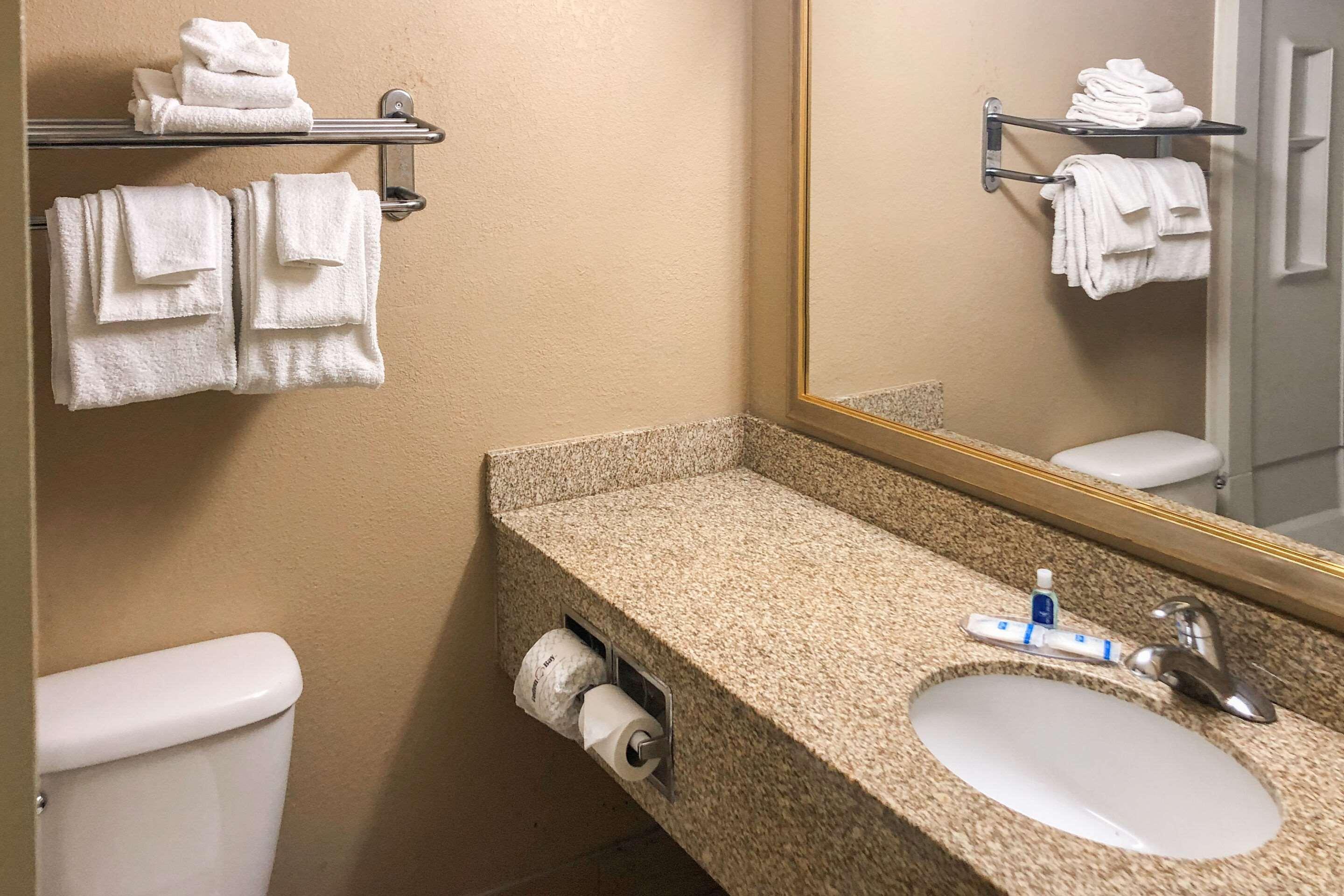 Rodeway Inn Joint Base Andrews Area Camp Springs Exteriör bild