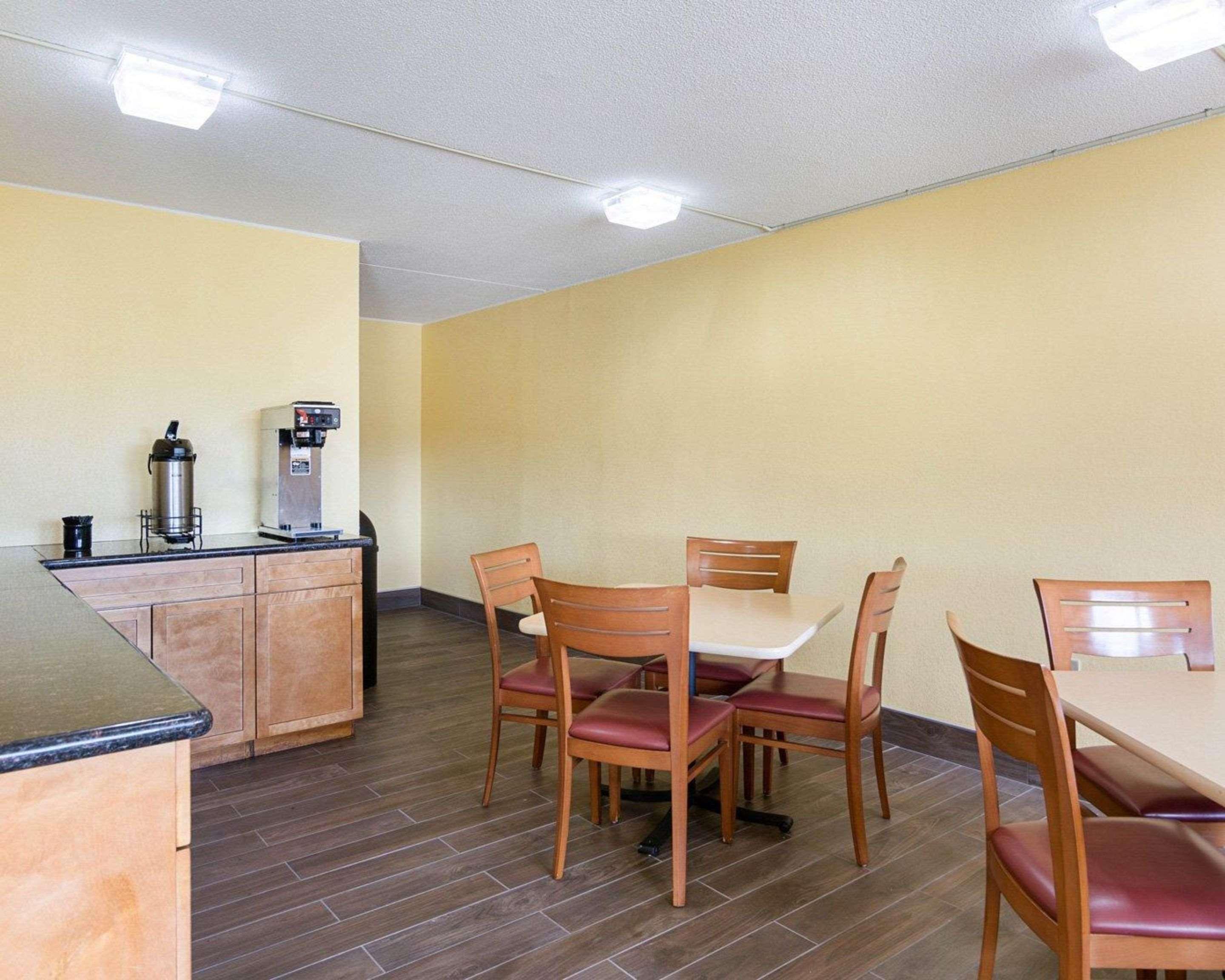 Rodeway Inn Joint Base Andrews Area Camp Springs Exteriör bild